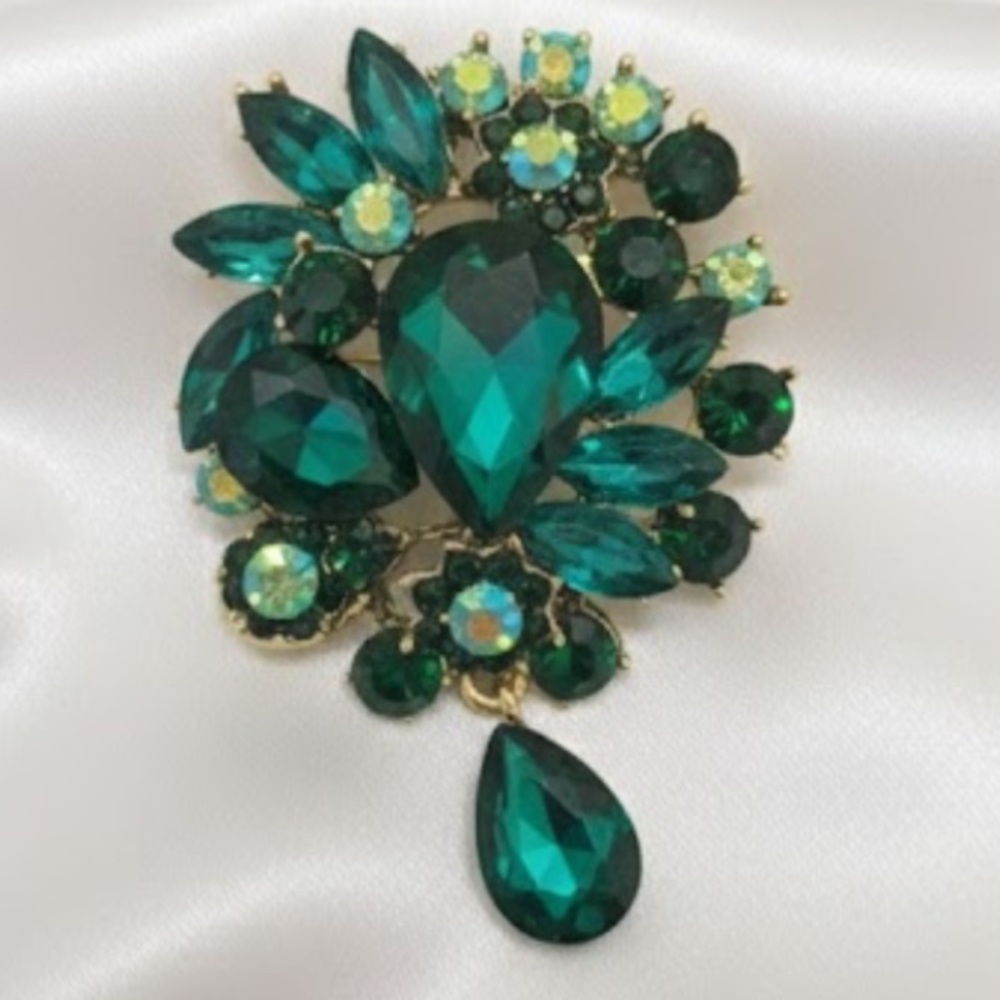 VTG Style Brooch